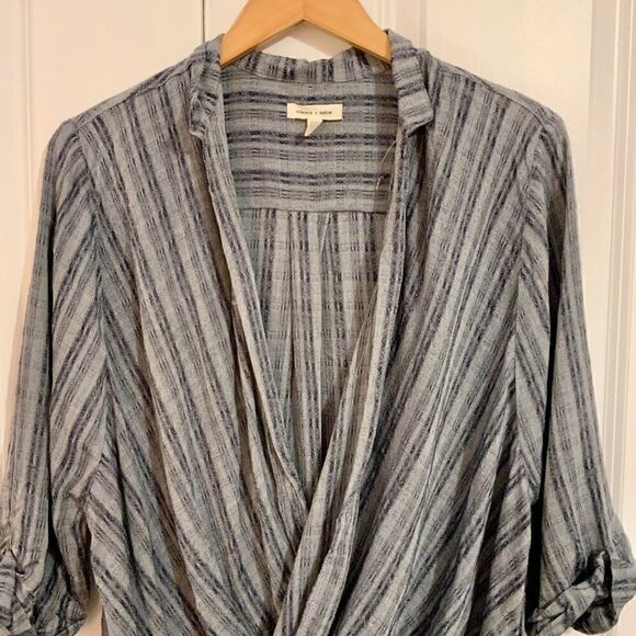 UO Silence + Noise Blue Grey Plaid Surplice Tunic Top Medium - Picture 4 of 10
